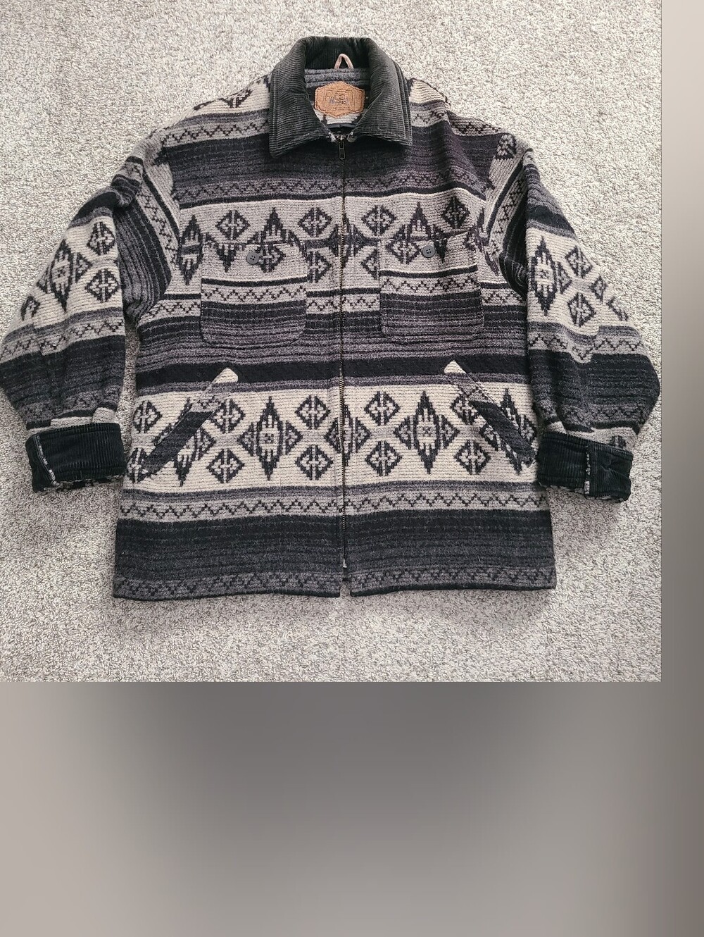 VTG Woolrich gray black Southwestern Aztec-pattern wool full-zip jacket Size M